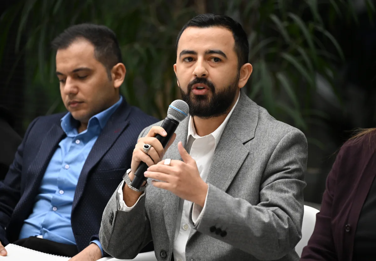 Nazir onlarla görüşdü