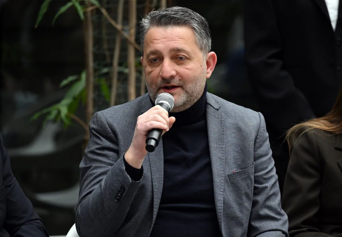 Nazir onlarla görüşdü