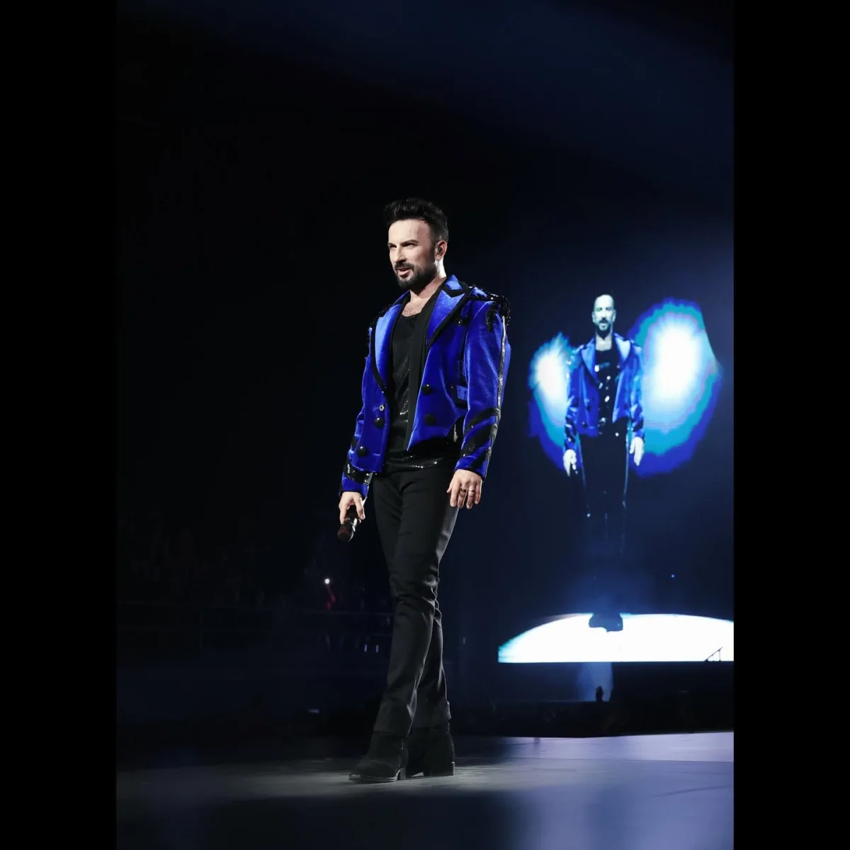 Tarkan konsertlərindən yarım milyard qazandı!