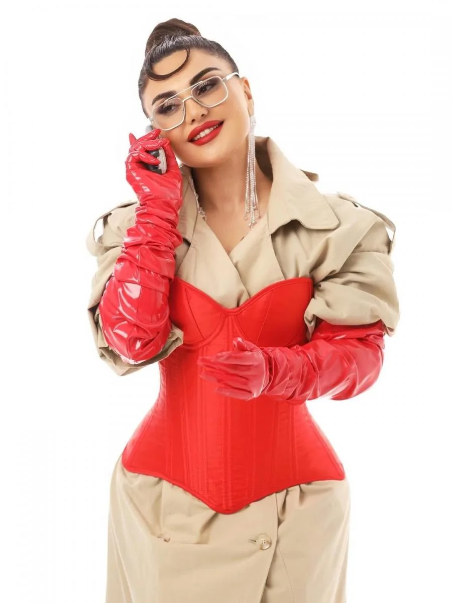 Şəbnəmdən fərqli fotolar