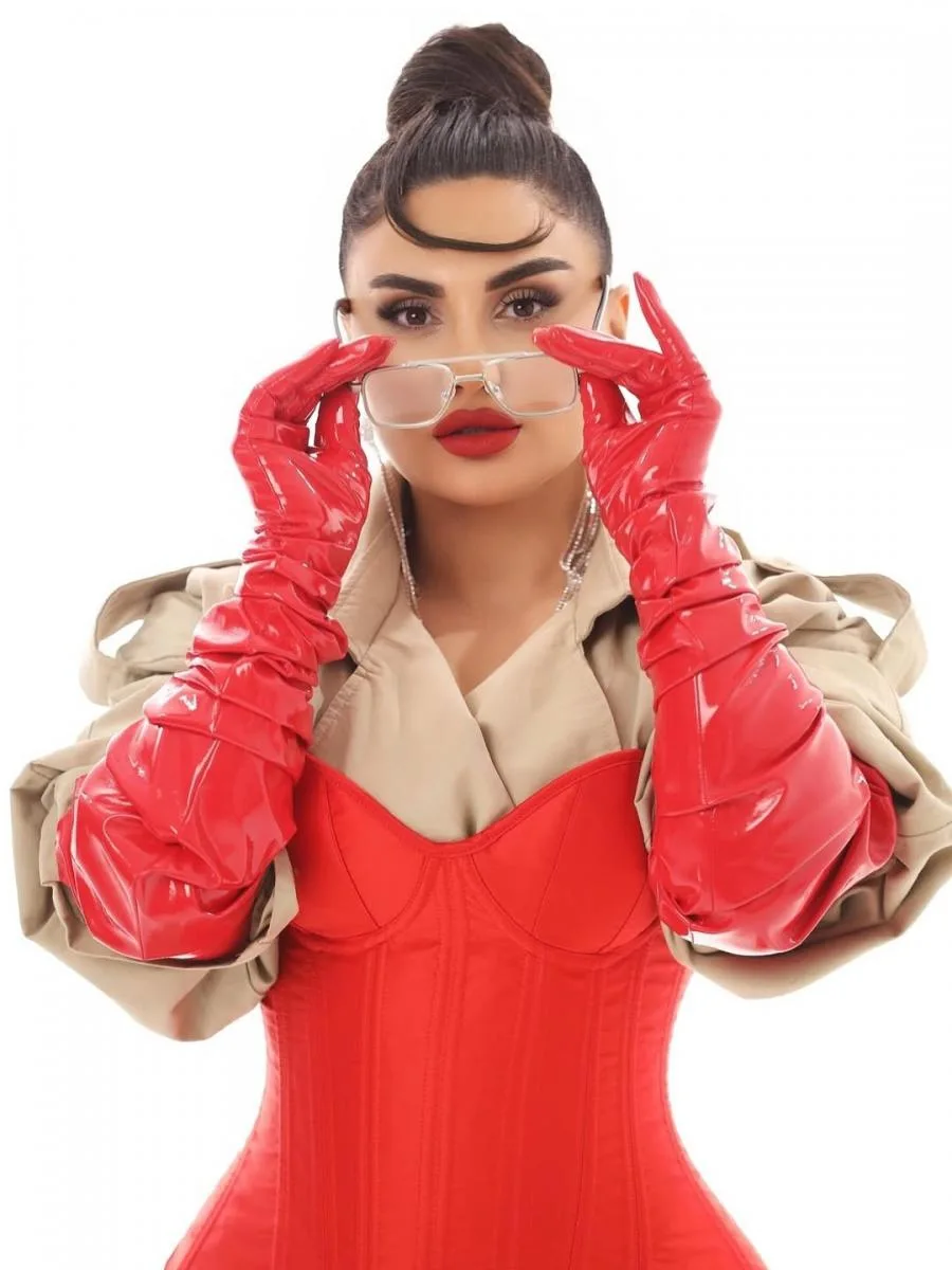 Şəbnəmdən fərqli fotolar