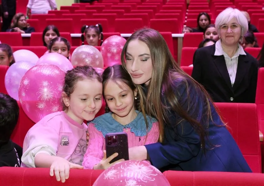 Leyla və Alena Əliyevalar premyerada - Fotolar