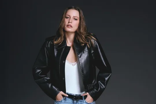 Serenay festival filminə çəkilir