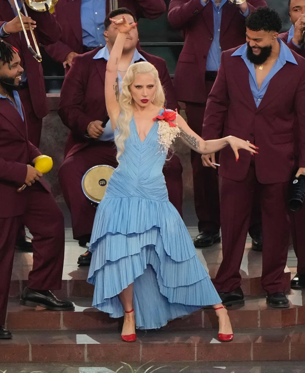 Bəd Banninin çıxışı 24 saatda 50 milyonu keçdi