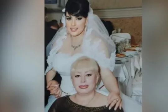 Xalq artisti İlhamə Quliyevanın bacısı qızı Nigar Həsənova həbs edilib. Axşam.az Manset.az-a istinadən xəbər verir ki, Bakıda kosmetoloq kimi fəaliyyət göstərən N.Həsənova Xətai Rayon Məhkəməsinin qərarı ilə 3 ay 17 gün müddətinə həbs edilib. O, Cinayət M