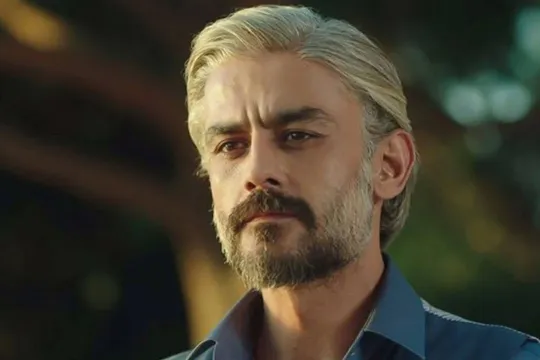 45 yaşlı aktyorla vida keçirilir