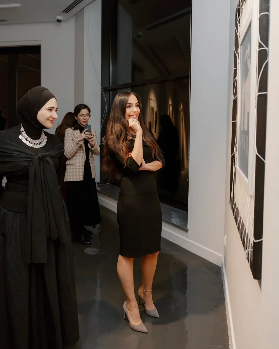 Leyla Əliyeva sərgidə