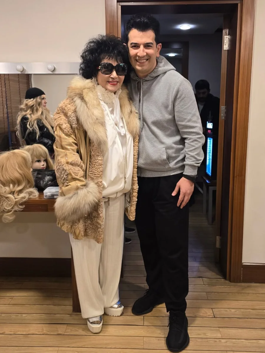 Zeynəb Xanlarovanın yeni görüntüsünü paylaşdı