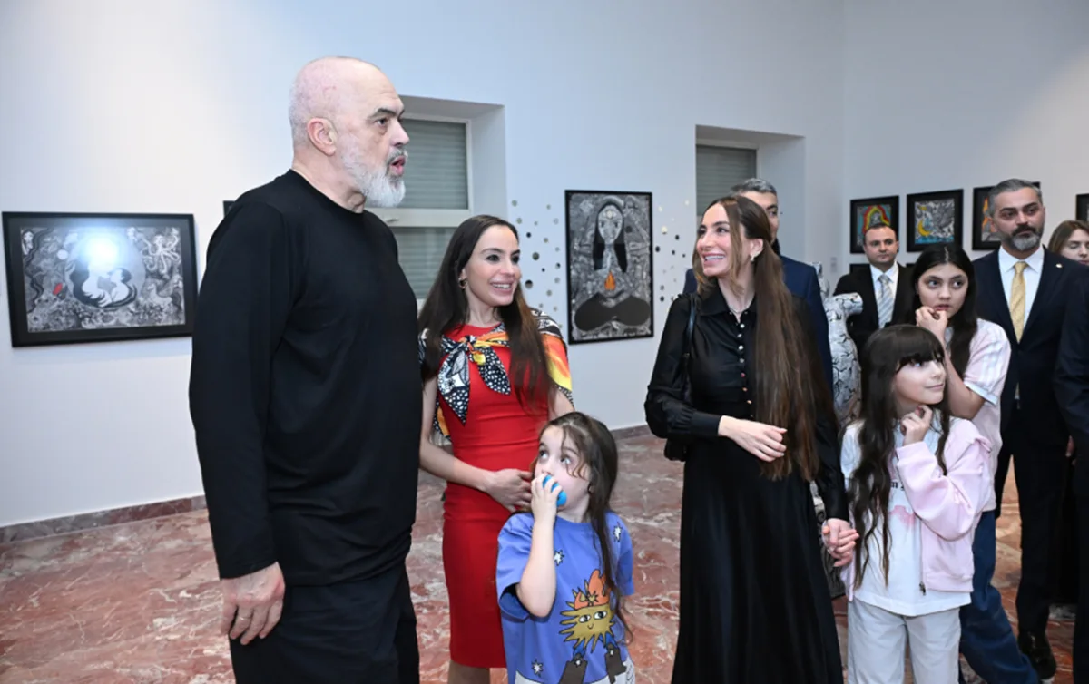 Leyla və Arzu Əliyevalar Tiranada sərgi açılışında - Fotolar