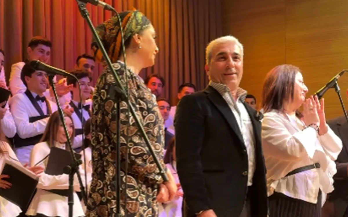 Əməkdar artistlərdən səhnədə sürpriz!