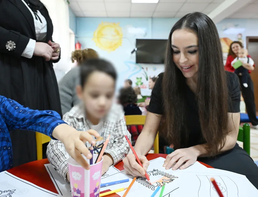 Leyla Əliyeva Tiranada uşaq evini ziyarət edib