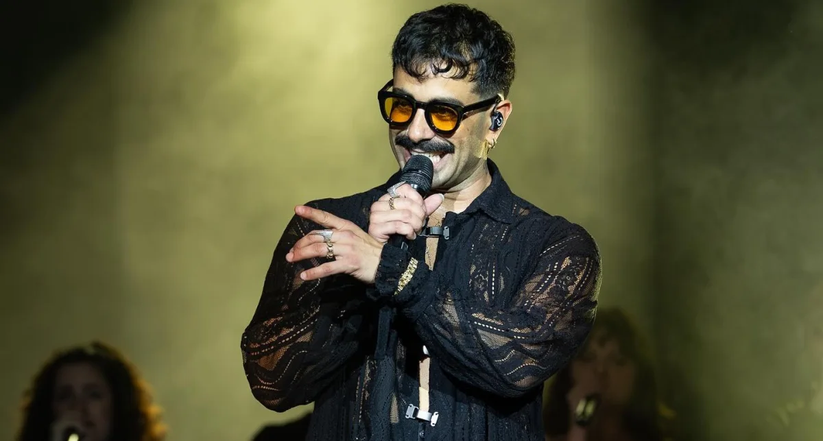 “Bəzəkli kişiyəm...”