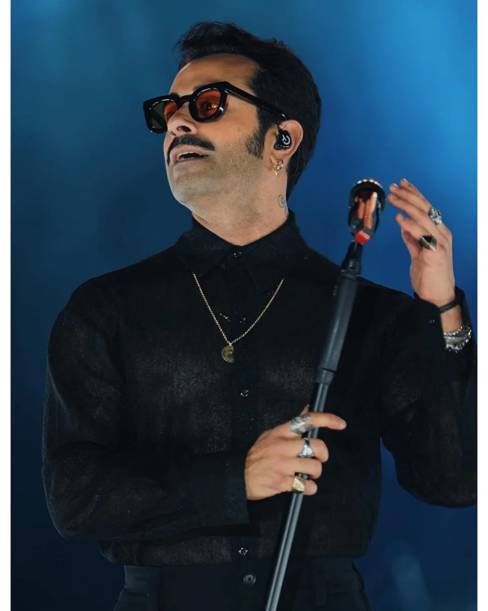 “Bəzəkli kişiyəm...”