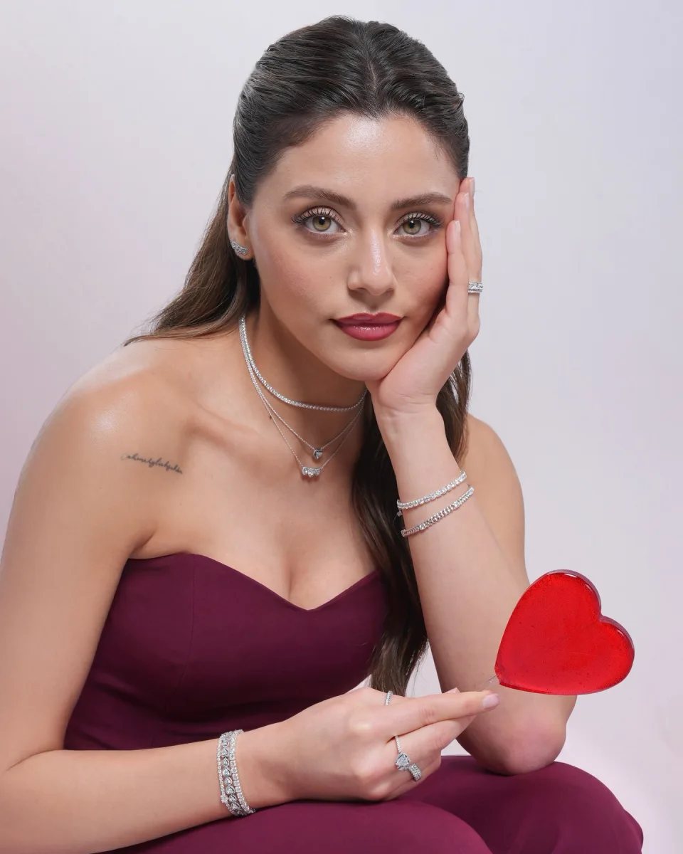 8 saata 15 milyon qazandı