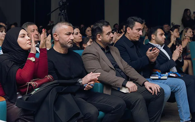 Qurban Qurbanov xanımı ilə…