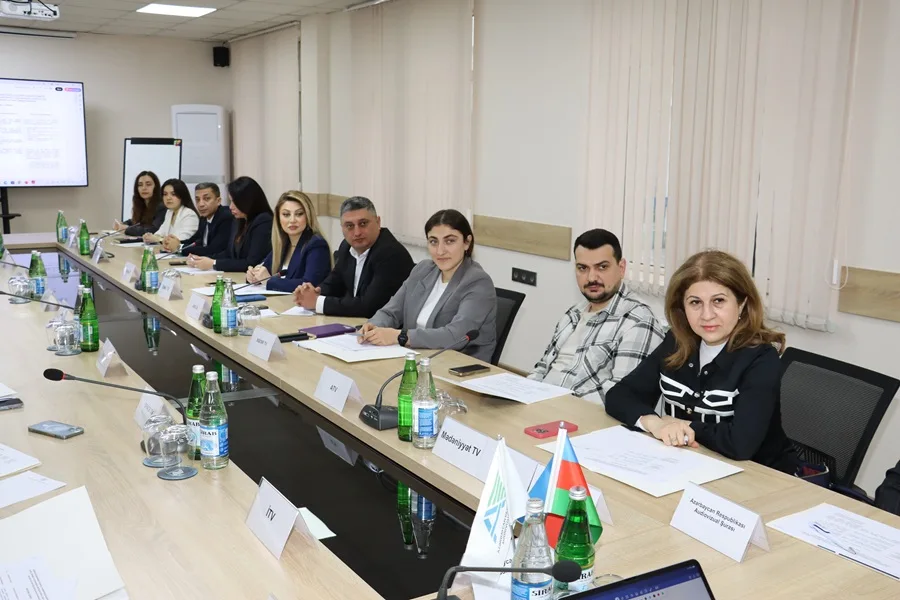 Audiovizual Şurada televiziya yayımçılarının məsul şəxsləri ilə görüş keçirilib
