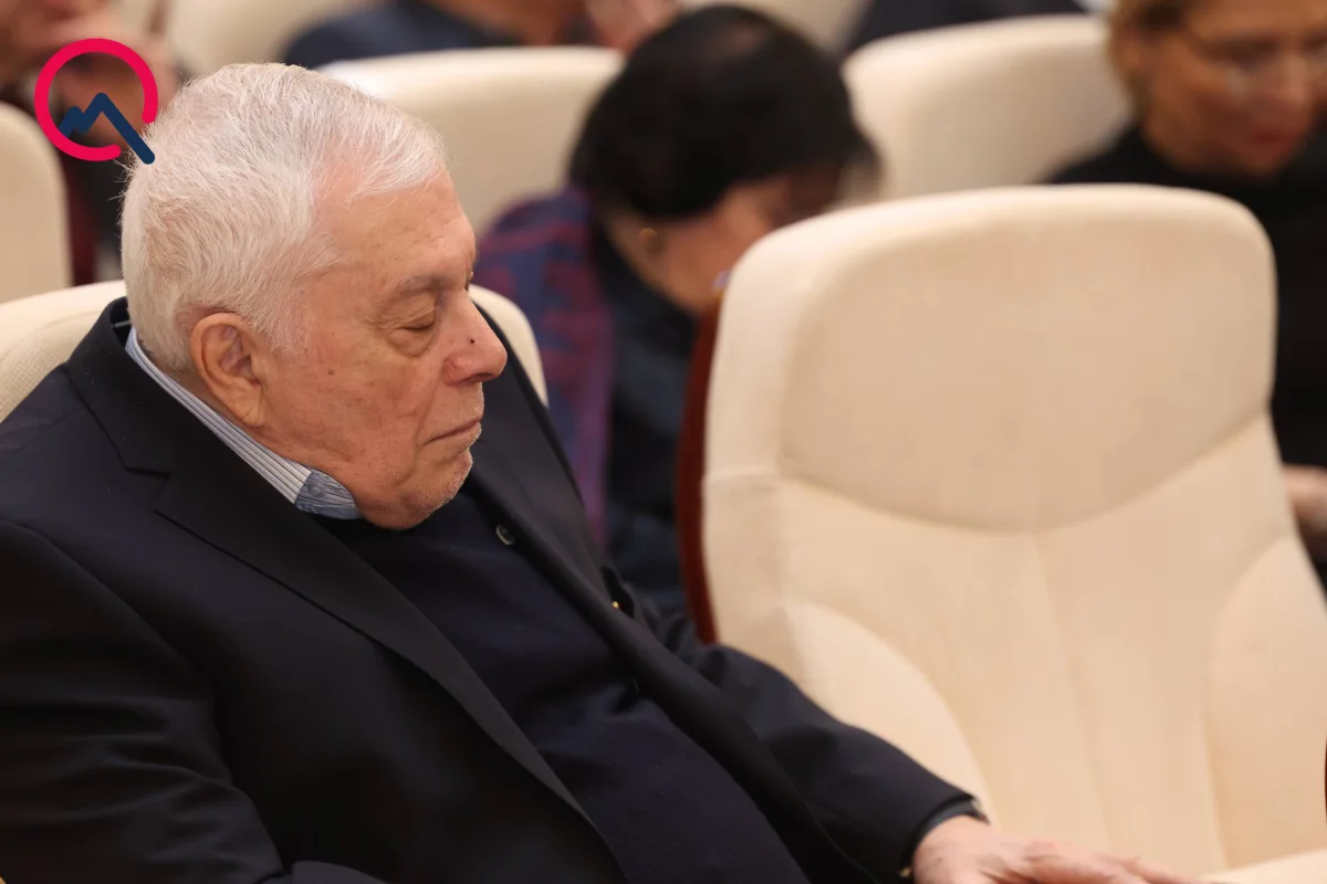 İclas o qədər maraqsızdır ki... - Fotolar