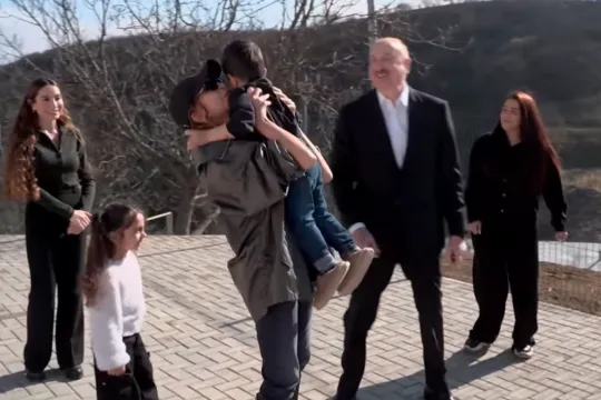 “Mən sizi televizorda görəndə çox sevinirəm”