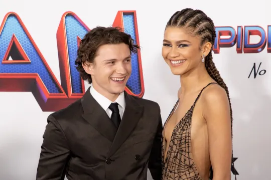 Tom Hollanda Zendaya evləndi