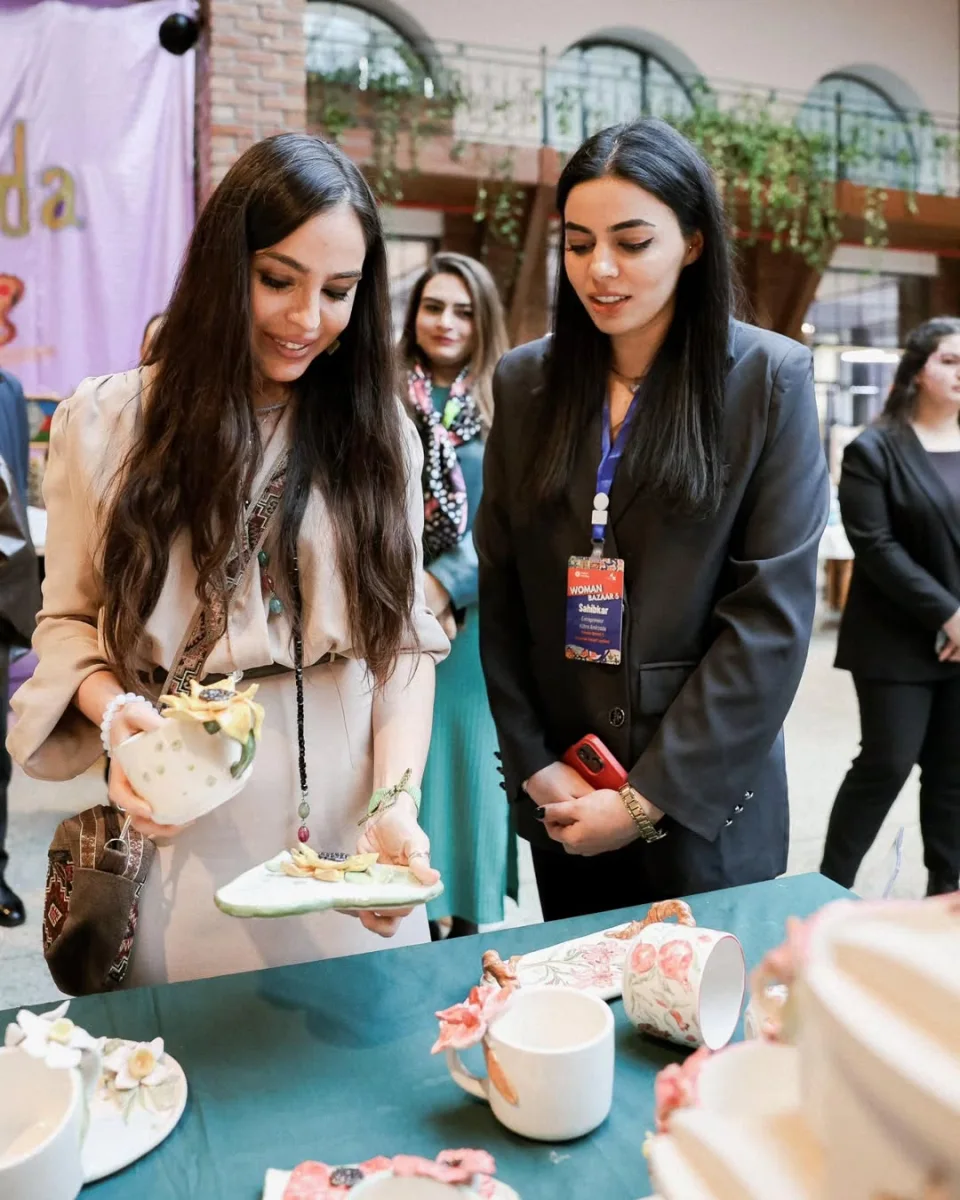 Prezidentin ailəsi qadın sahibkarlara belə dəstək oldu - Fotolar
