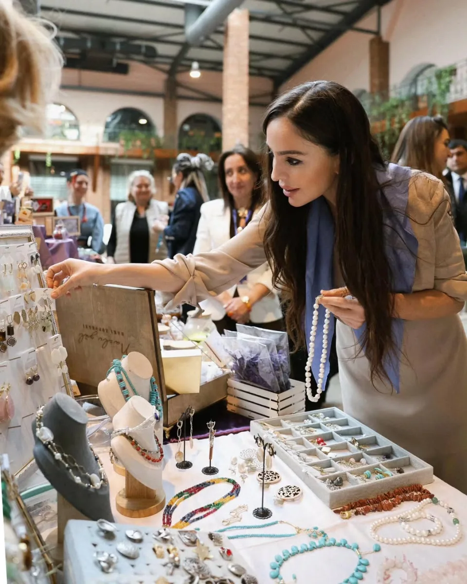 Prezidentin ailəsi qadın sahibkarlara belə dəstək oldu - Fotolar