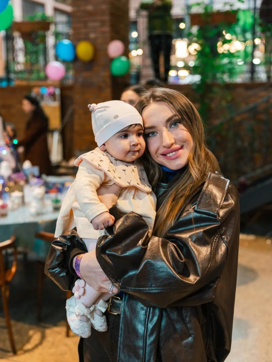 Prezidentin ailəsi qadın sahibkarlara belə dəstək oldu - Fotolar