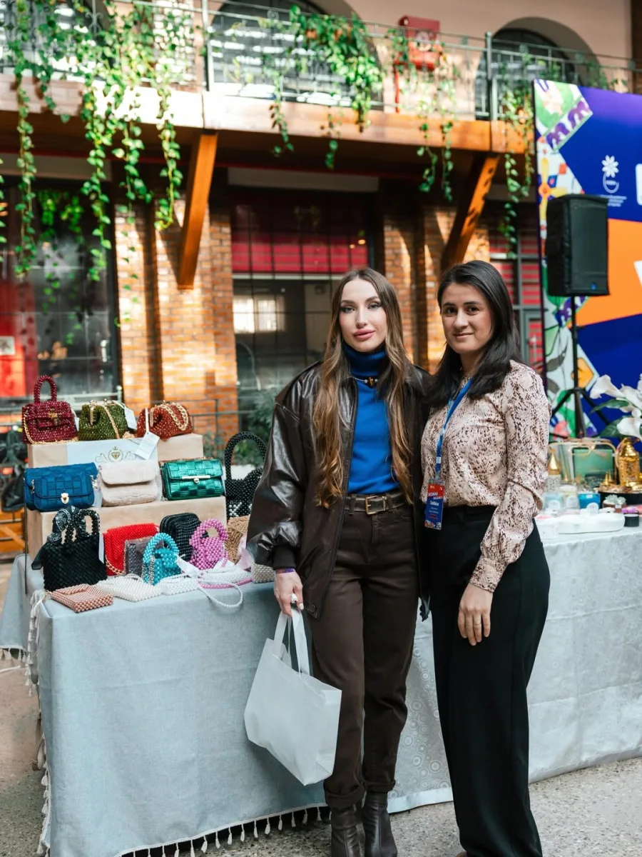 Prezidentin ailəsi qadın sahibkarlara belə dəstək oldu - Fotolar