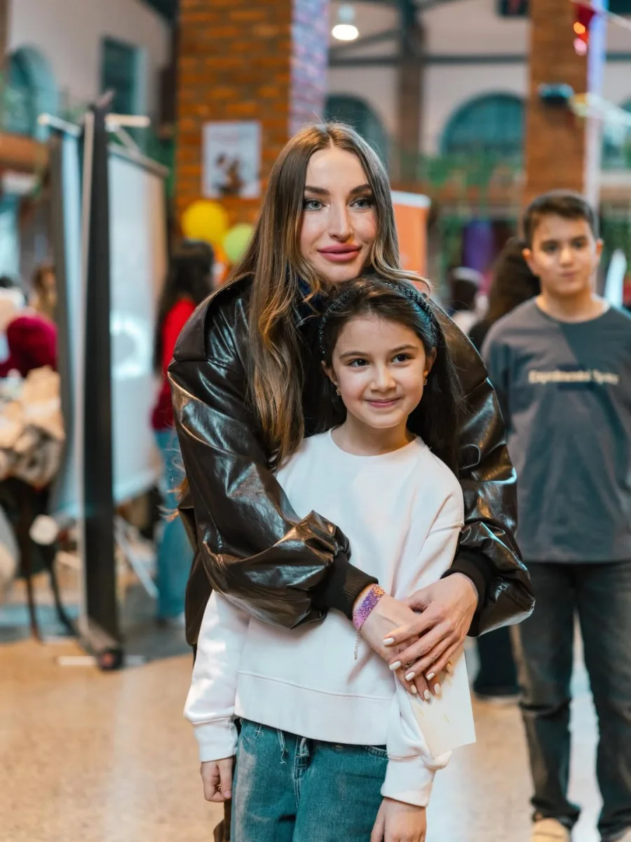 Prezidentin ailəsi qadın sahibkarlara belə dəstək oldu - Fotolar