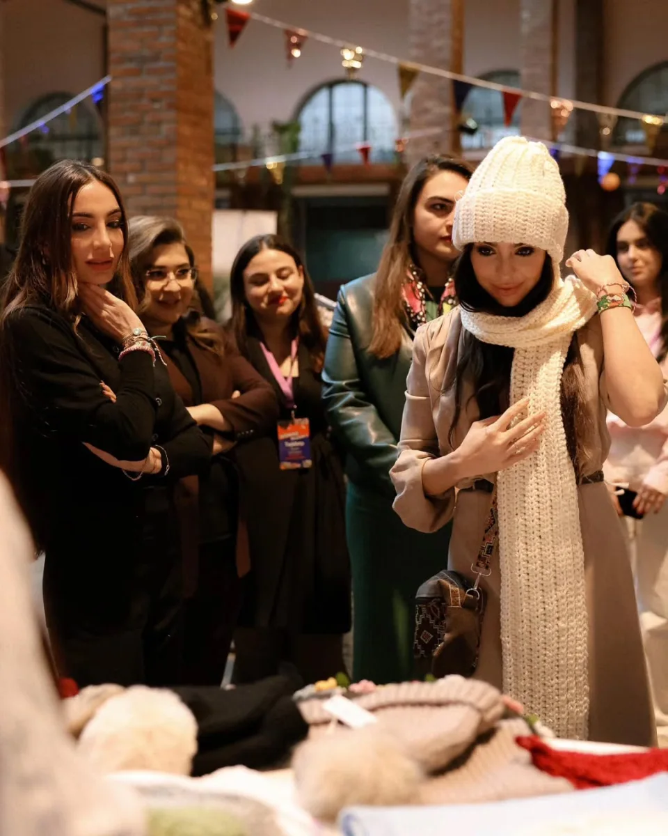 Prezidentin ailəsi qadın sahibkarlara belə dəstək oldu - Fotolar