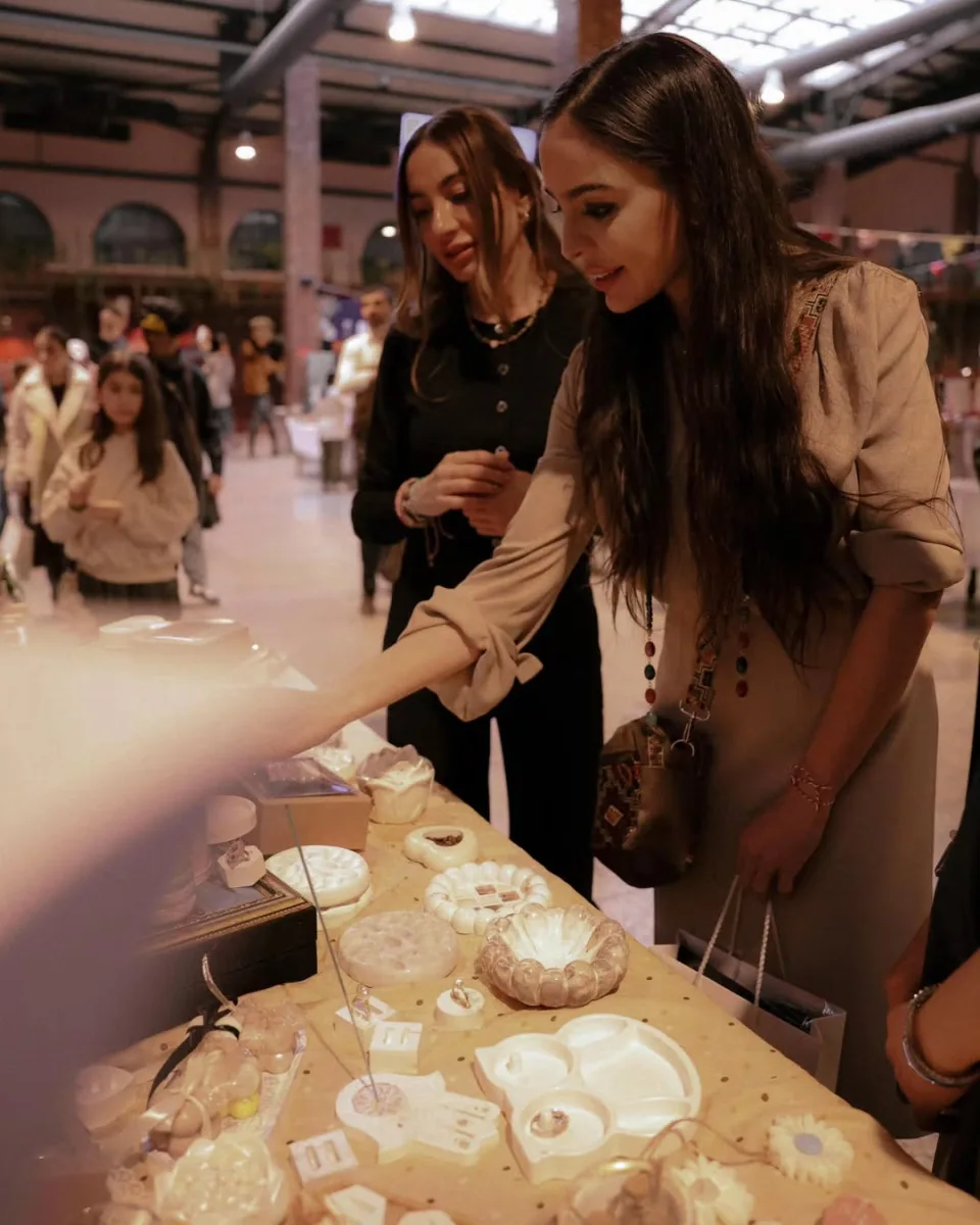 Prezidentin ailəsi qadın sahibkarlara belə dəstək oldu - Fotolar