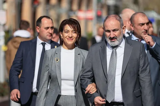 Paşinyanla Akopyan niyə ayrılıb?