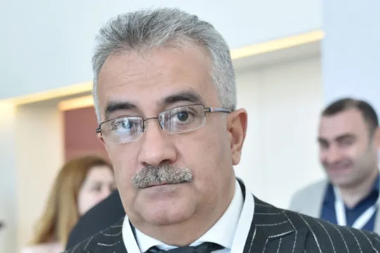 Aktrisa direktoru məhkəməyə verdi - Töhməti ləğv etdirdi