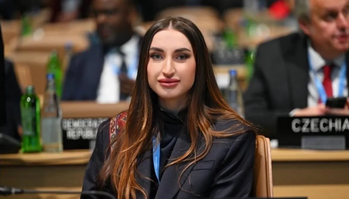 “Anama hədiyyə verəcəyəm“