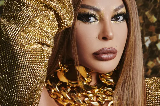 Aygün Kazımova bu dərgi üçün kamera qarşısına keçdi