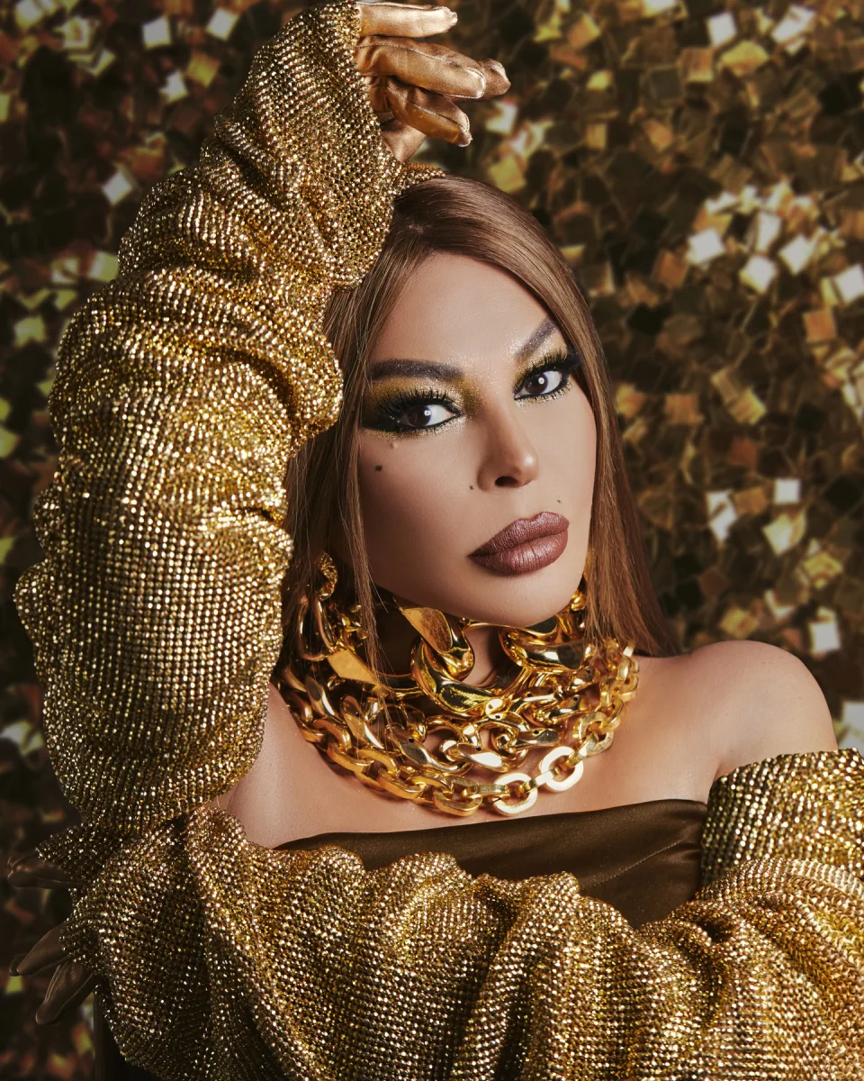 Aygün Kazımova bu dərgi üçün kamera qarşısına keçdi