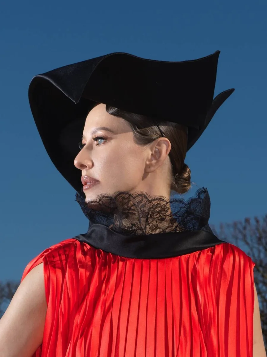 Sobçakın Paris Moda Həftəsindəki geyimi tənqid olundu