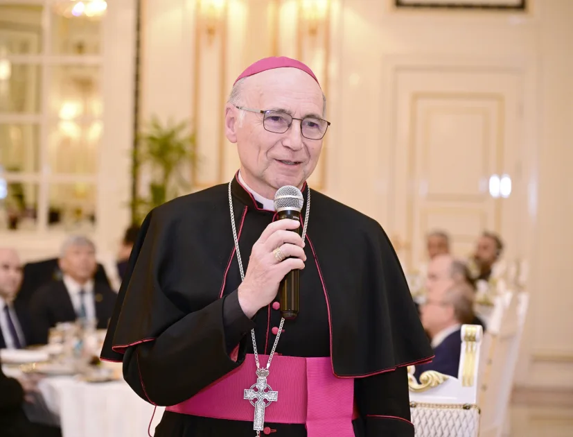 Prezidentin qızları iftar mərasimində - Fotolar