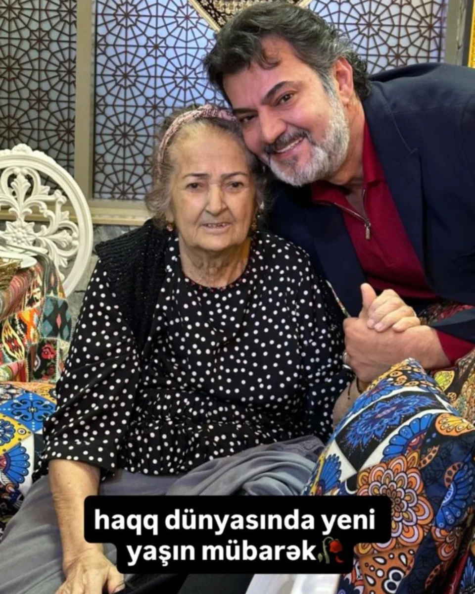 Coşqum Rəhimovdan mərhum anası ilə paylaşım