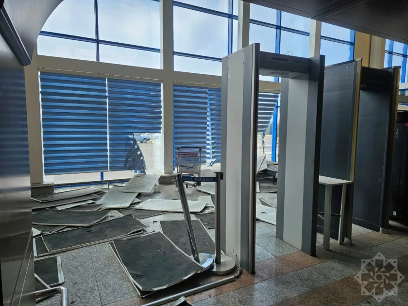 Vurulan Naxçıvan aeroportunun içindən - Video - Fotolar