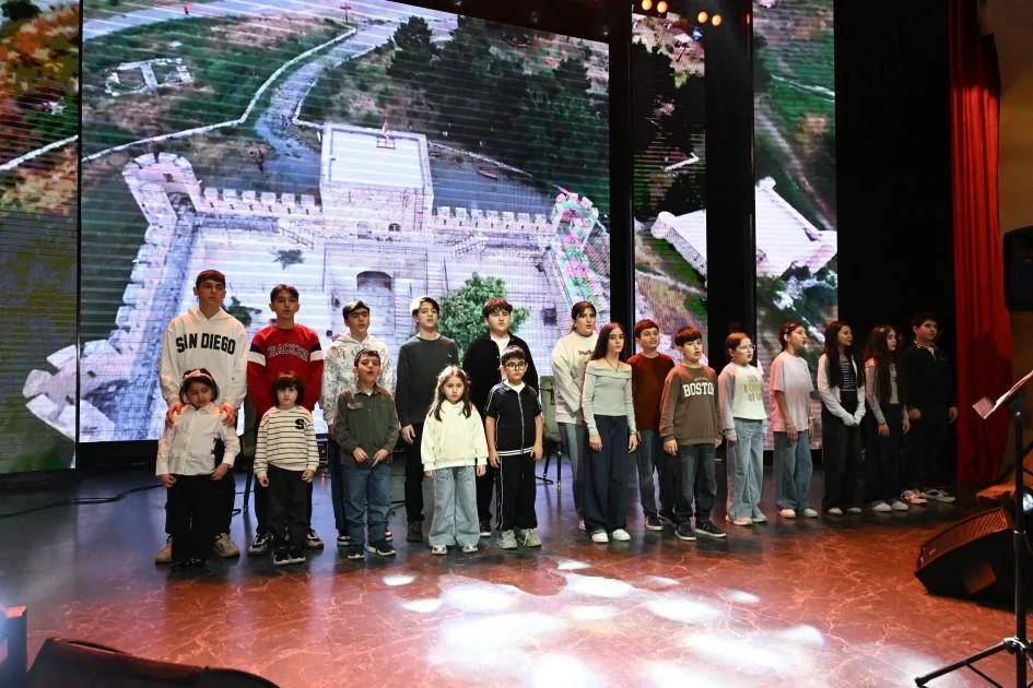 Leyla Əliyeva şəhid anaları ilə iftar süfrəsində - Fotolar