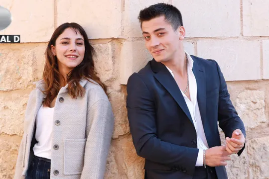 “Uzak Şehir”in ulduları sevgili oldu