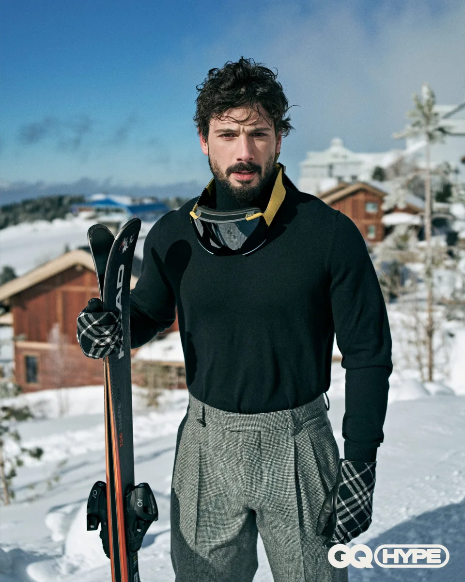 “Yeraltı”nın ulduzundan fotolar...