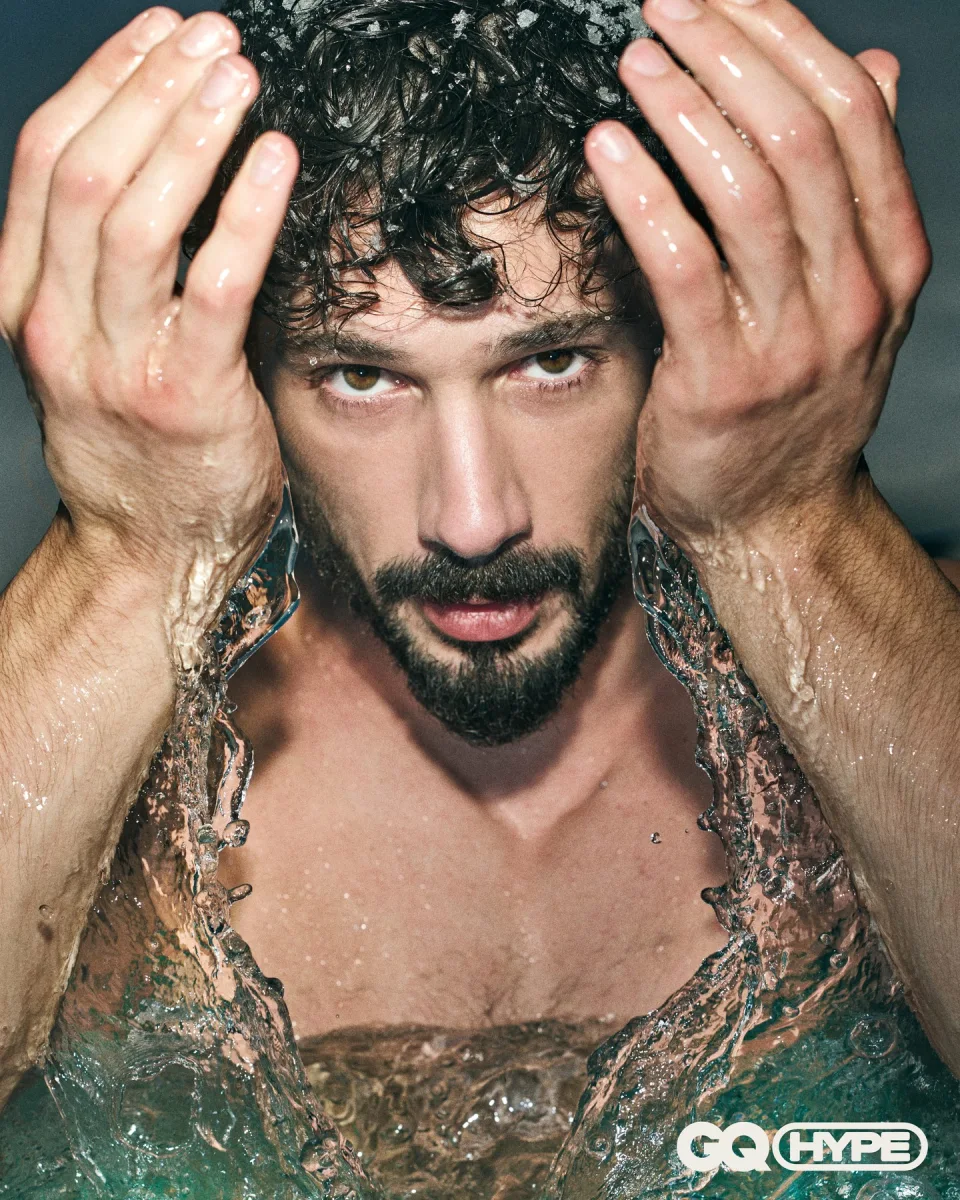 “Yeraltı”nın ulduzundan fotolar...