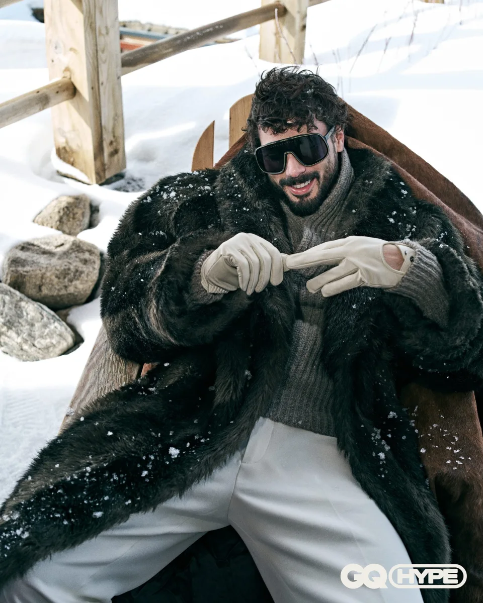 “Yeraltı”nın ulduzundan fotolar...