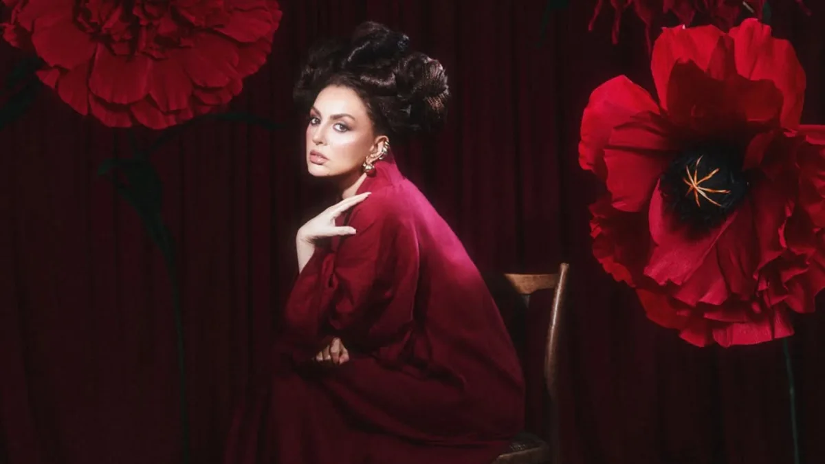 Sevda Ələkbərzadədən çiçəkli fotolar…