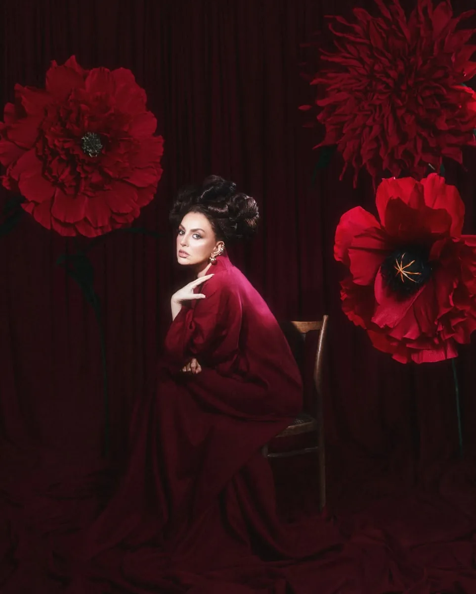 Sevda Ələkbərzadədən çiçəkli fotolar…