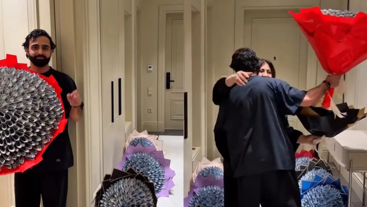 Hüseyn anasına pul buketləri bağışladı