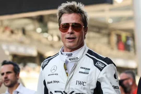 Plastik cərrah Bred Pittin gənc qalma sirrini açıqladı