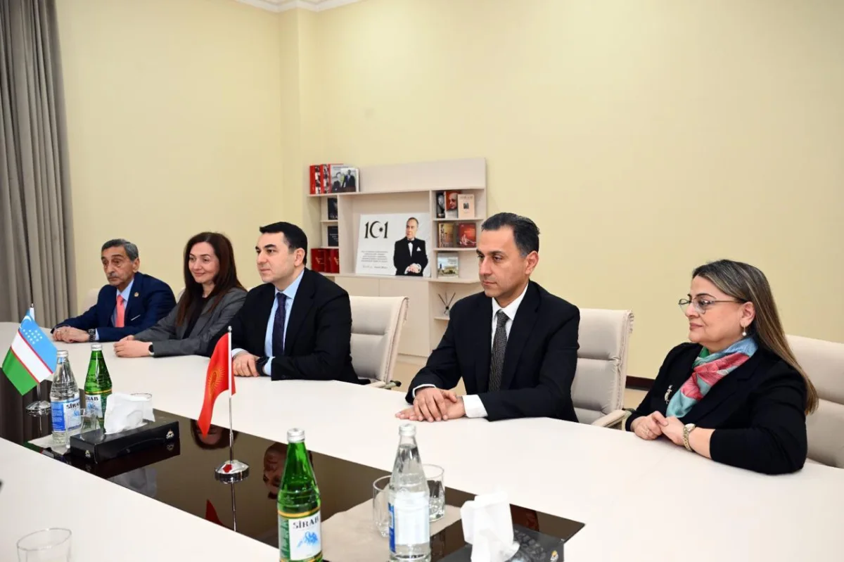  Adil Kərimli Türk dünyasının teatr təmsilçiləri ilə görüşüb  