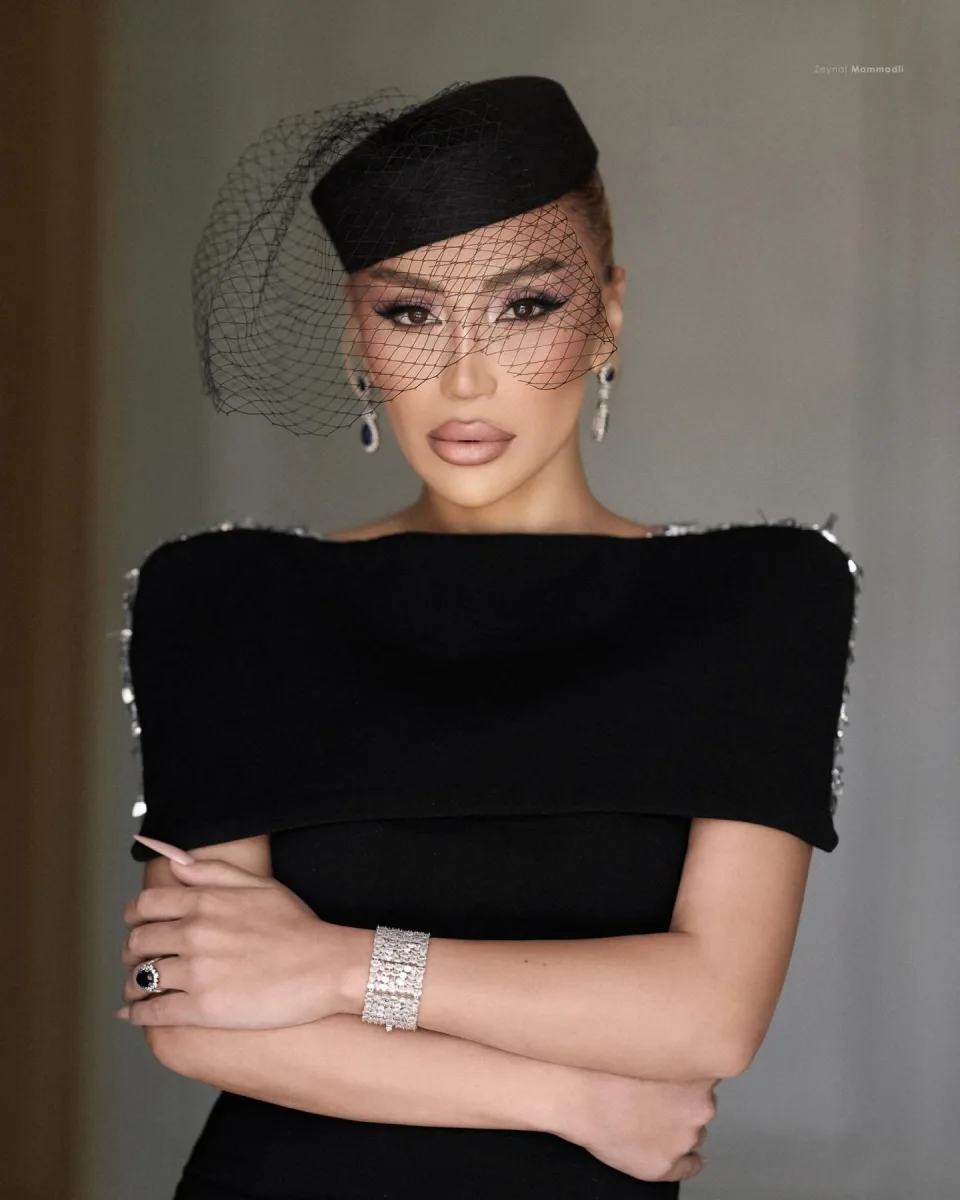 Röya Ayxandan klassik fotolar...